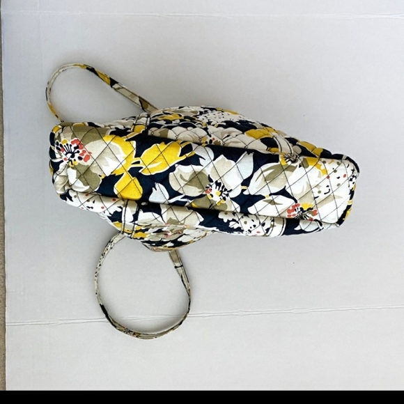 VERA BRADLEY TOTE RETIRED DOGWOOD PATTERN - Picture 9 of 10